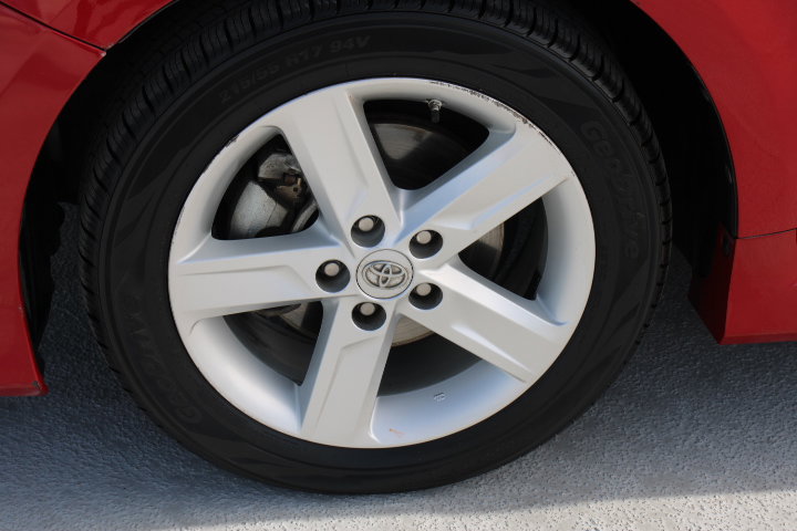 Used 2014 Toyota Camry SE image 9