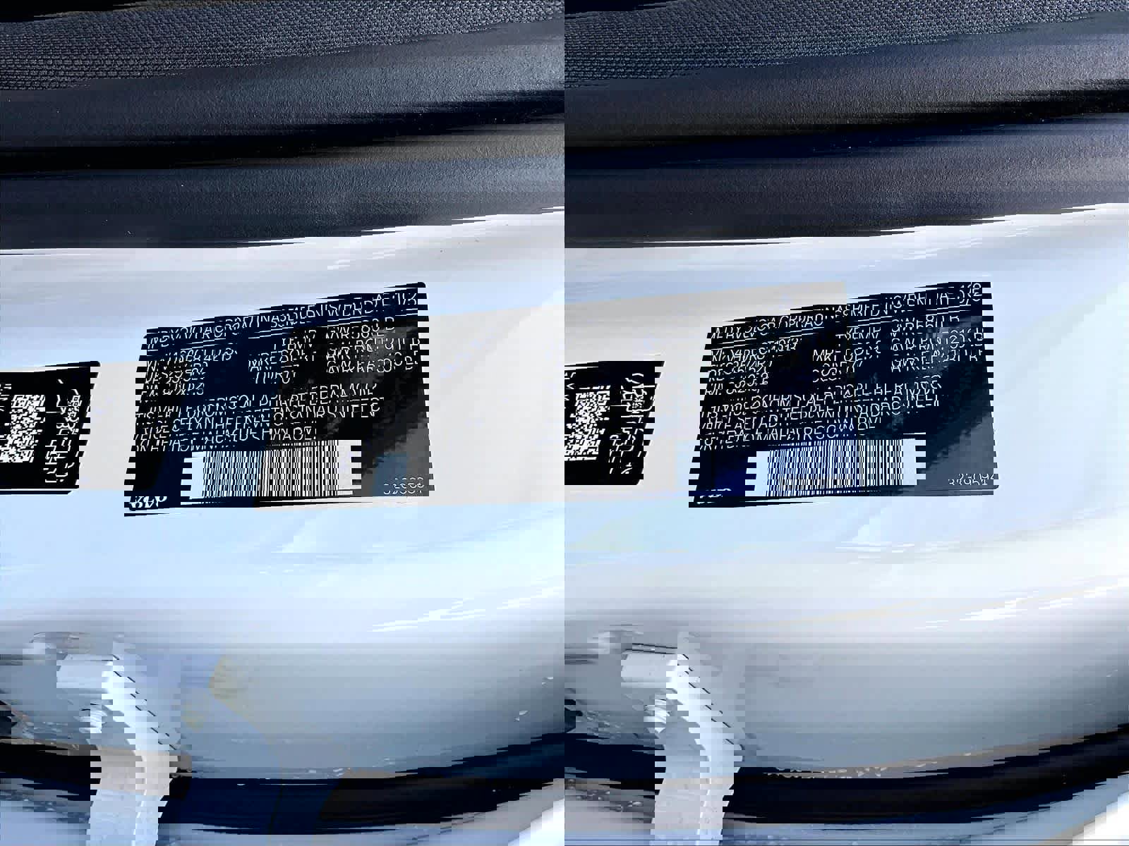 Used 2026 Volvo XC60 T8 Plus w/ Protection Package Premier image 34