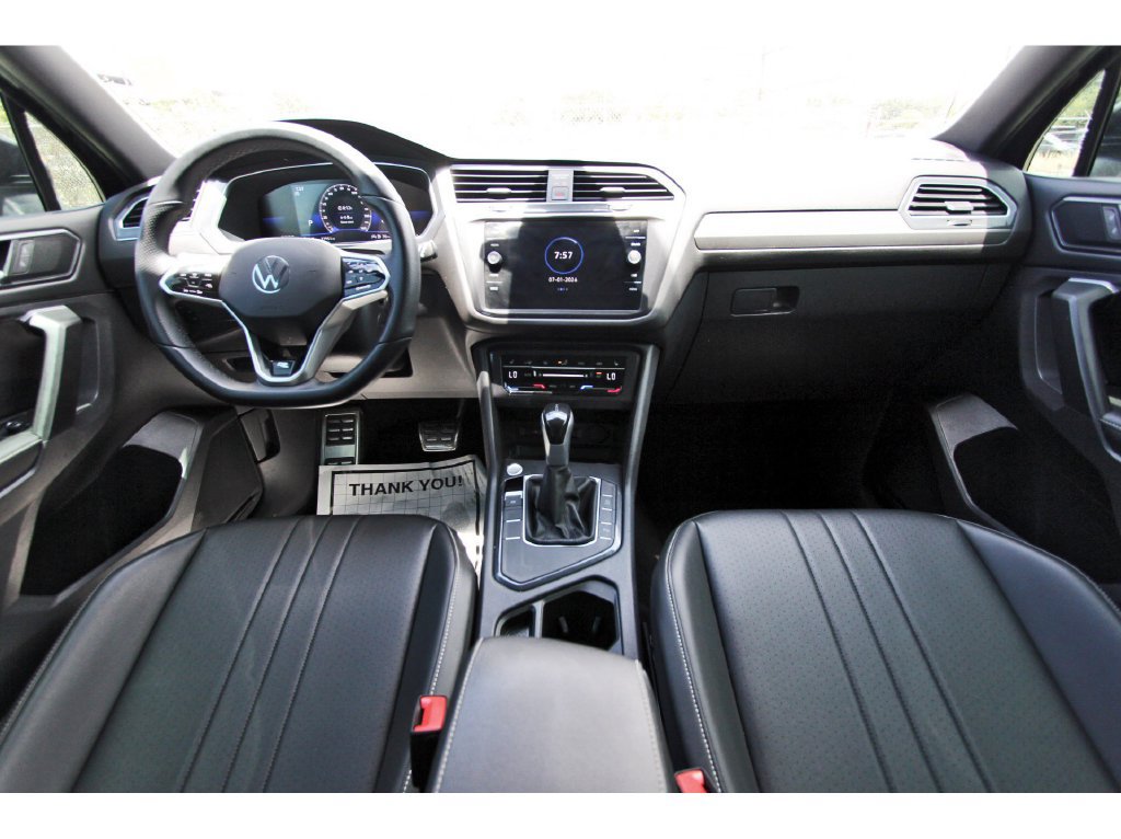 Used 2023 Volkswagen Tiguan SE R-Line FWD image 12