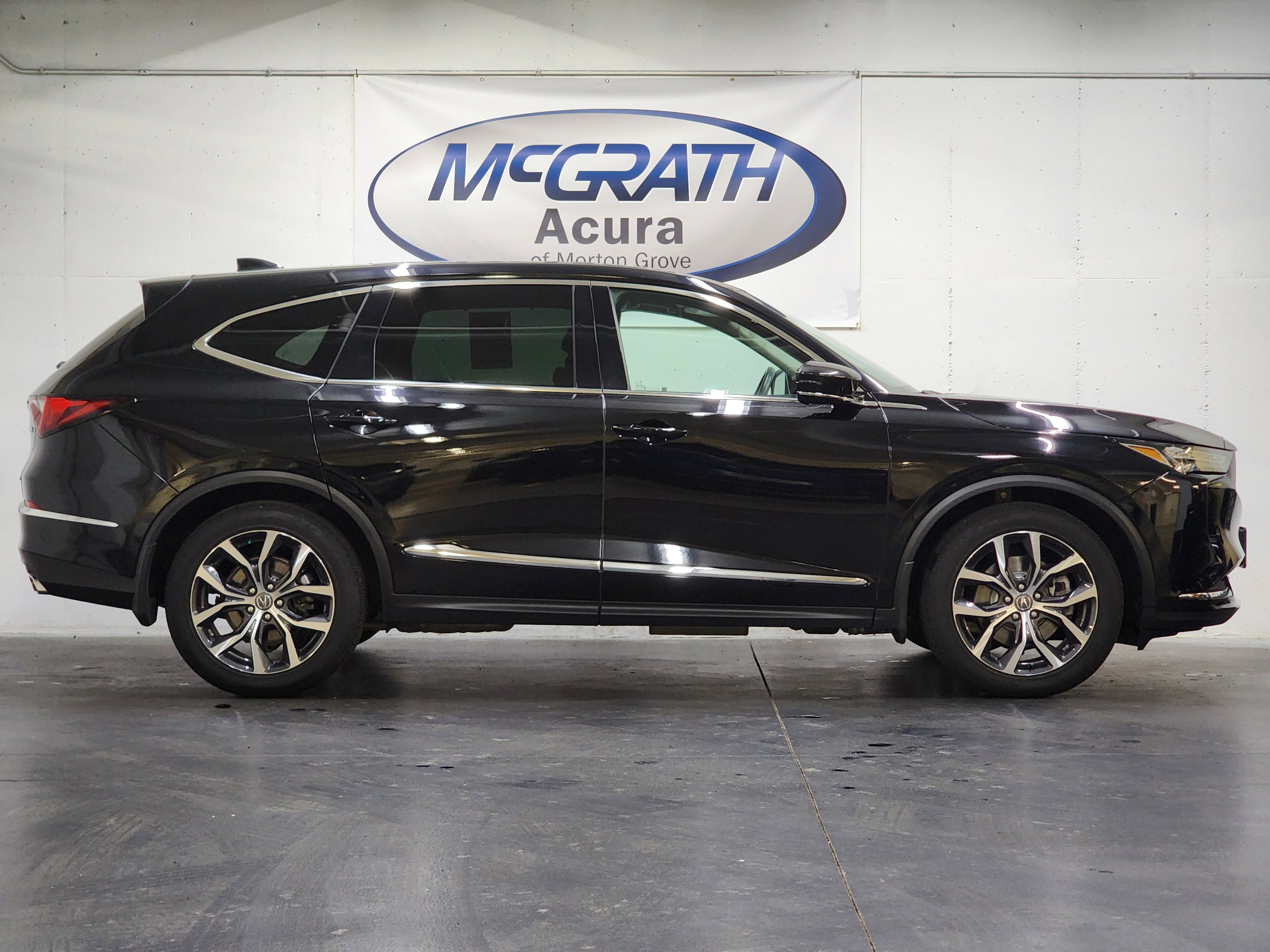 Certified 2023 Acura MDX SH-AWD w/ Technology Package image 3