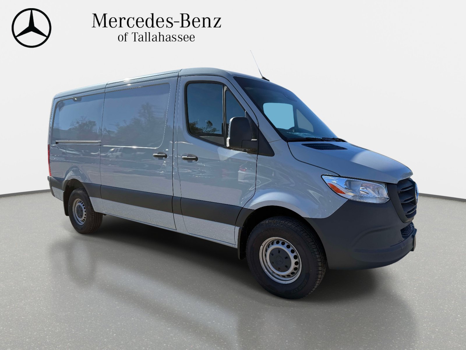 Used 2024 Mercedes-Benz Sprinter 2500 image 3