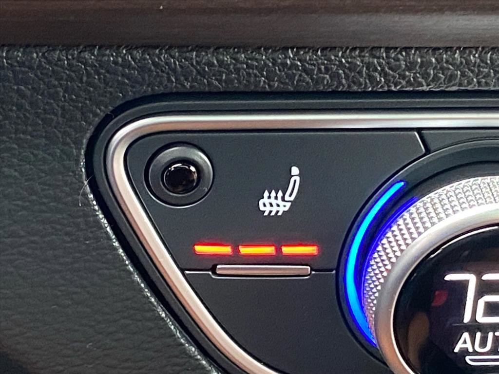 Used 2024 Audi Q5 e Premium Plus w/ Premium Plus Package image 16