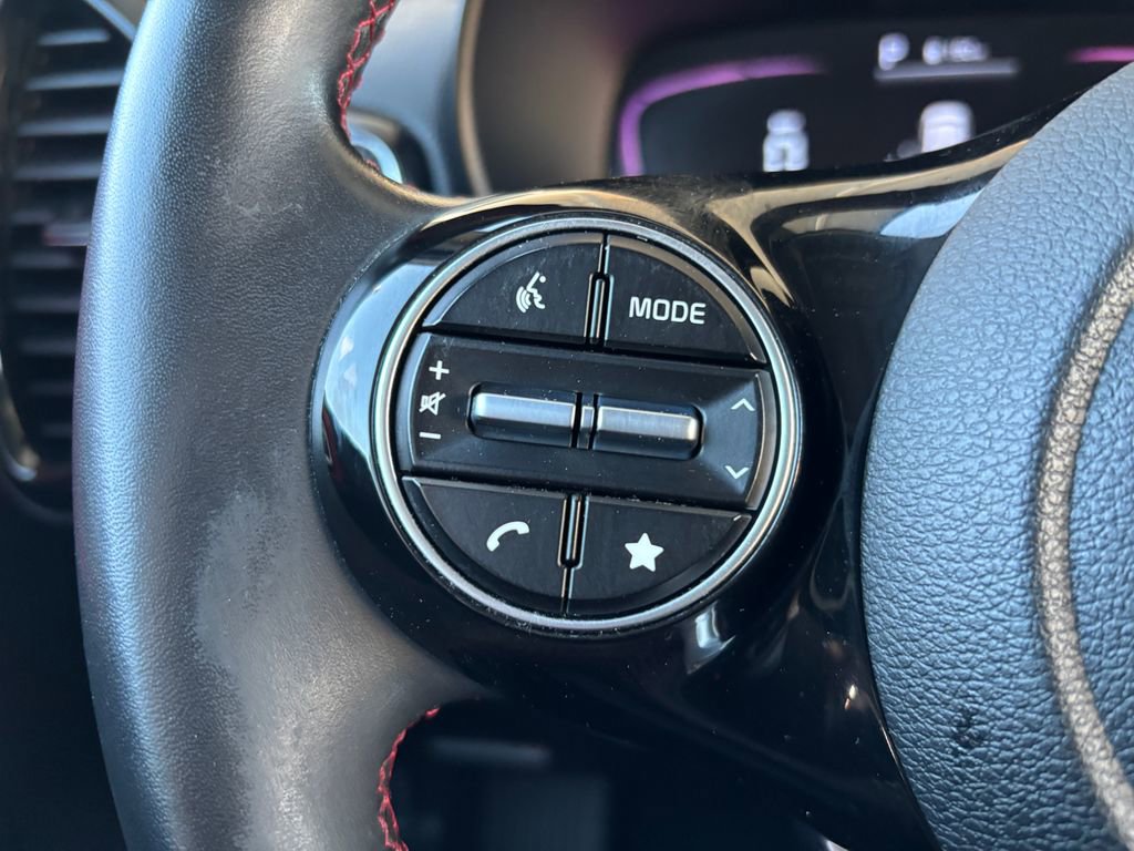 Used 2023 Kia Soul GT-Line image 11