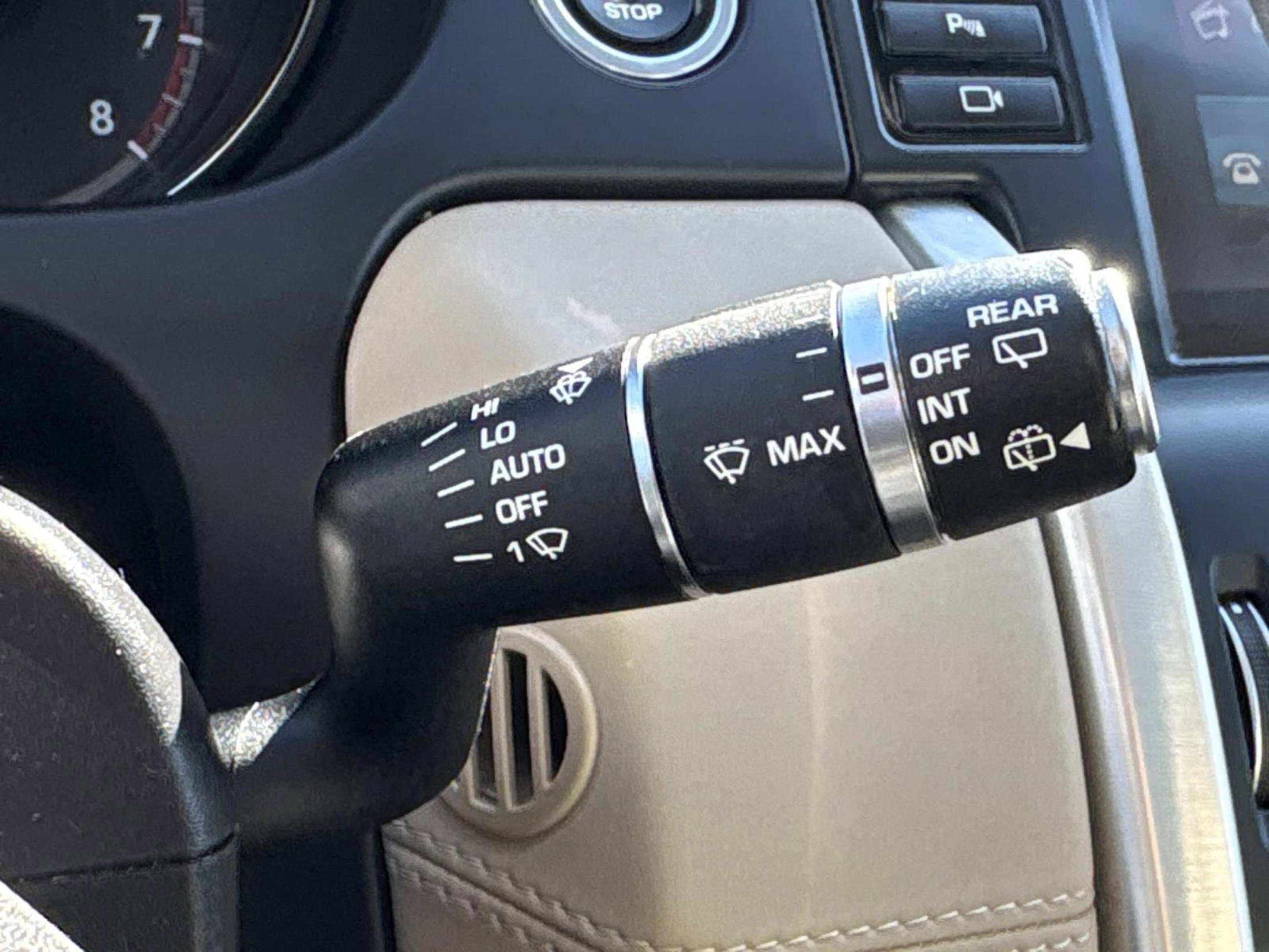 Used 2017 Land Rover Discovery Sport HSE image 24