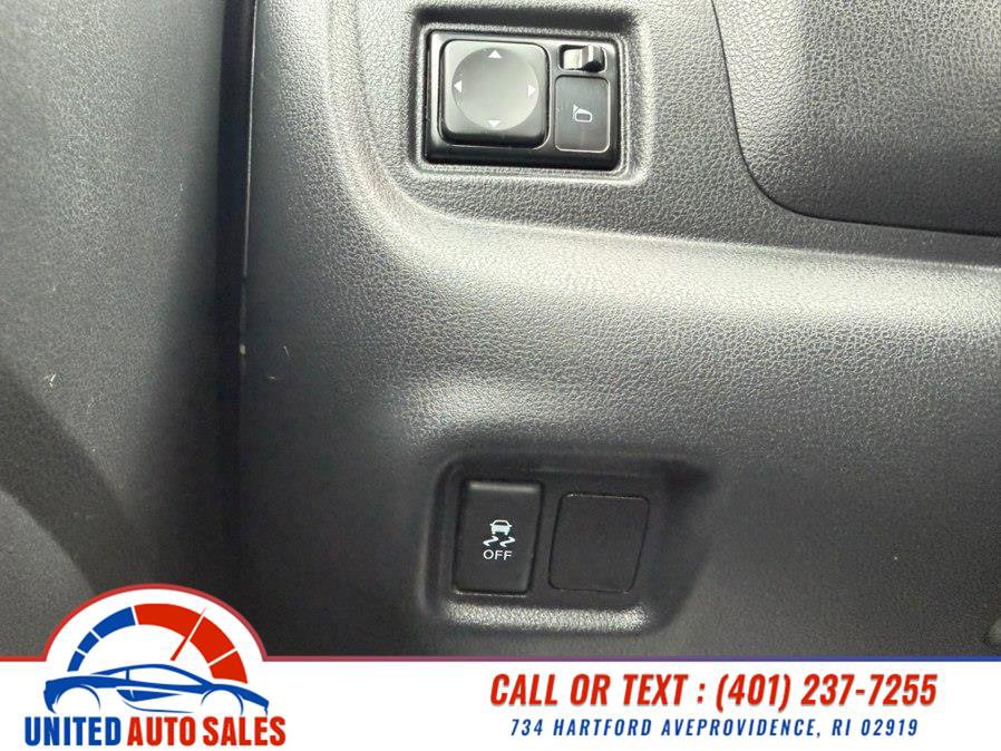 Used 2017 Nissan Versa SV image 18