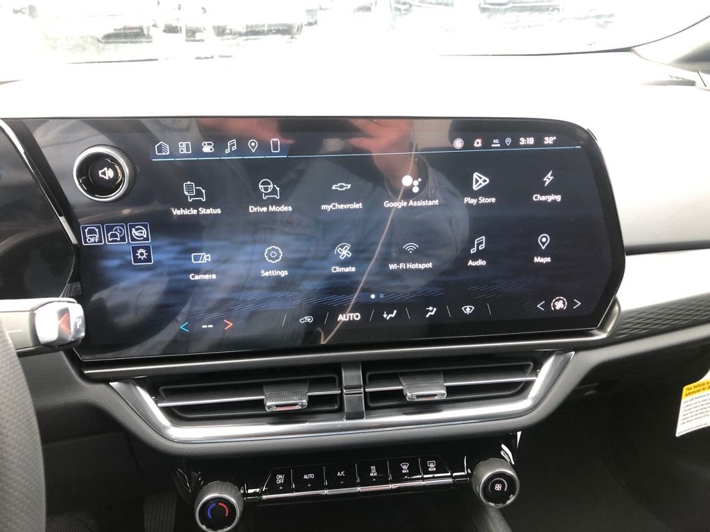 New 2026 Chevrolet Equinox EV LT image 16