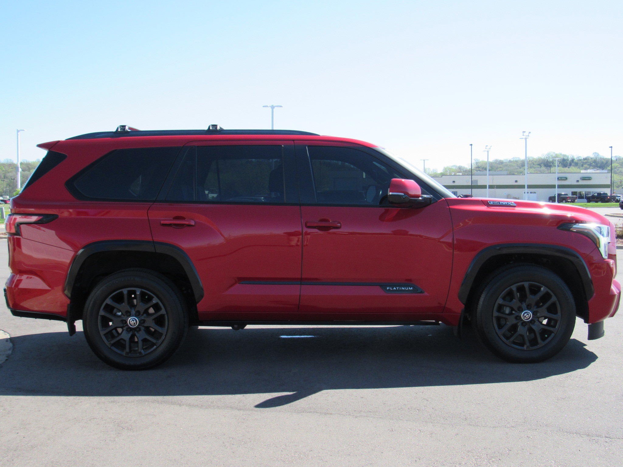 Used 2024 Toyota Sequoia Platinum AWD/4WD image 5
