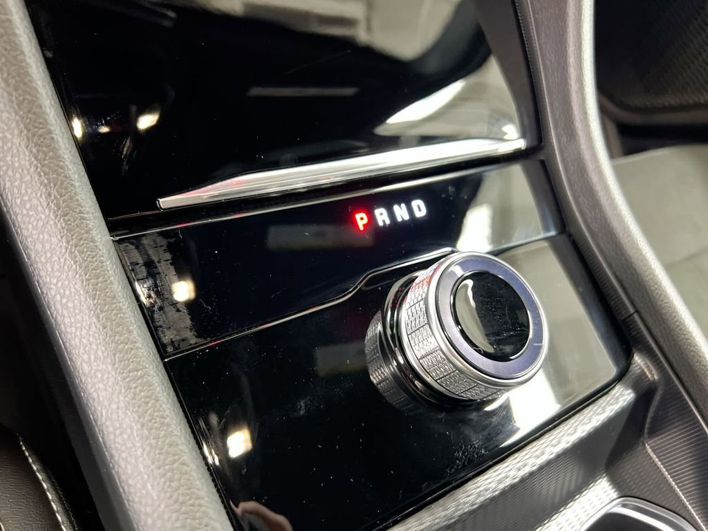 New 2025 Jeep Grand Cherokee L Laredo image 16