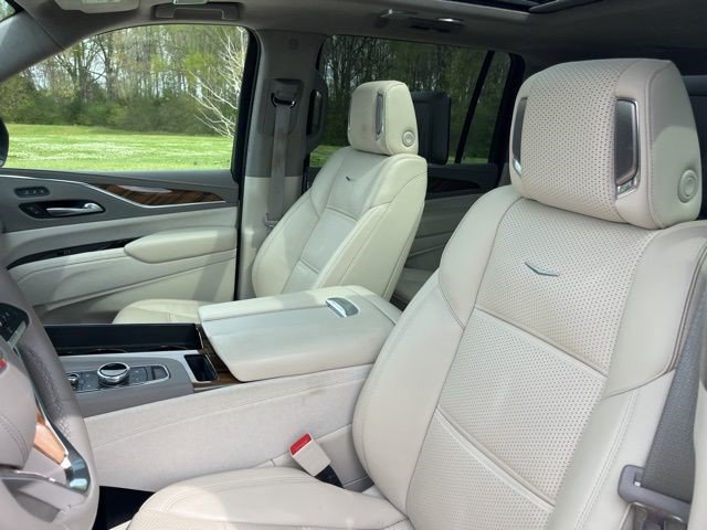 Certified 2023 Cadillac Escalade ESV Premium Luxury Platinum RWD image 18
