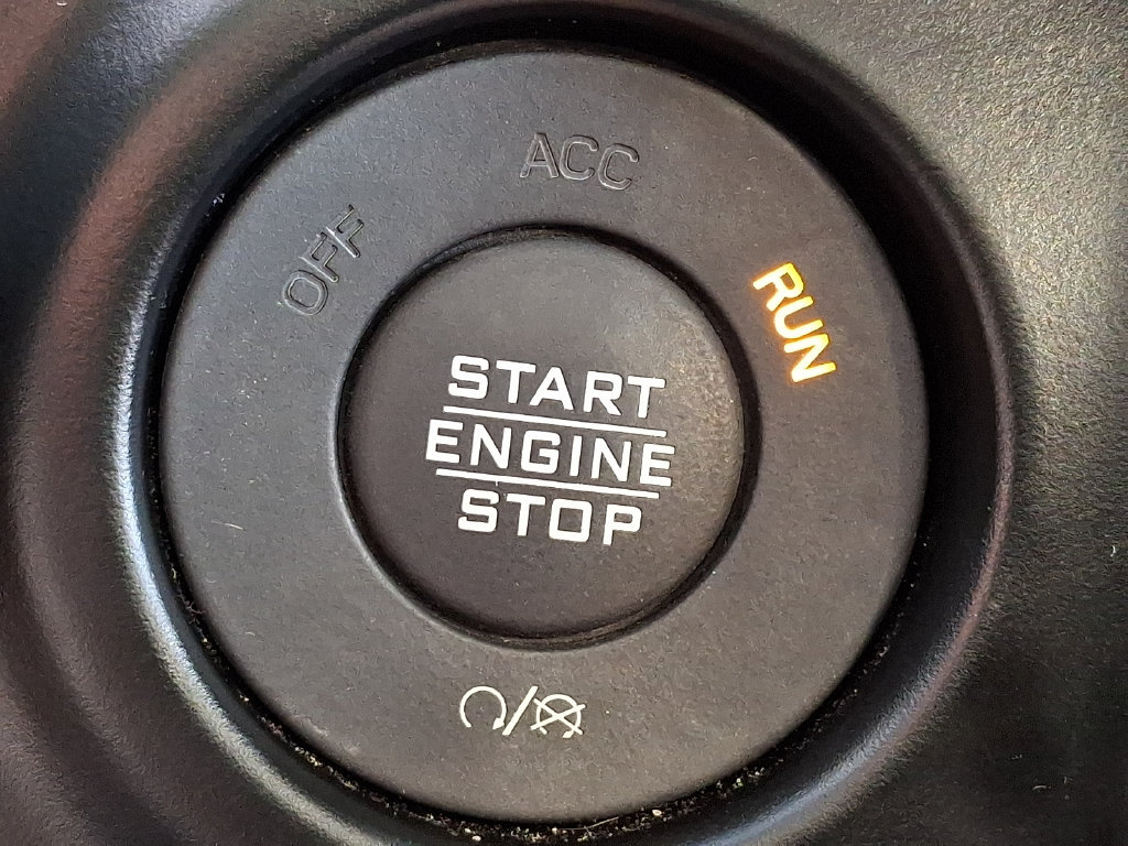 Used 2023 Jeep Wrangler Unlimited Sahara w/ Cold Weather Group AWD/4WD image 25