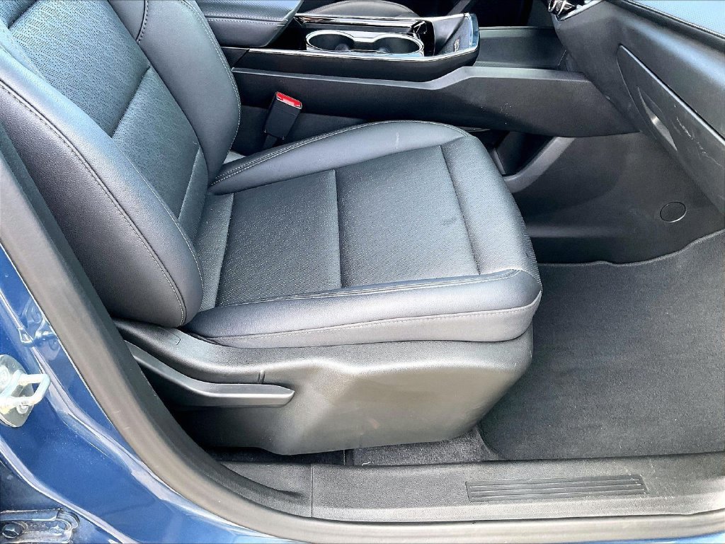 Used 2025 Chevrolet Equinox LT w/ Convenience Package II AWD/4WD image 36