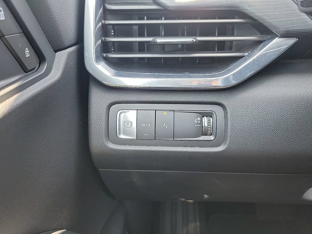 Used 2026 GMC Acadia Elevation w/ Elevation Premium Package FWD image 15