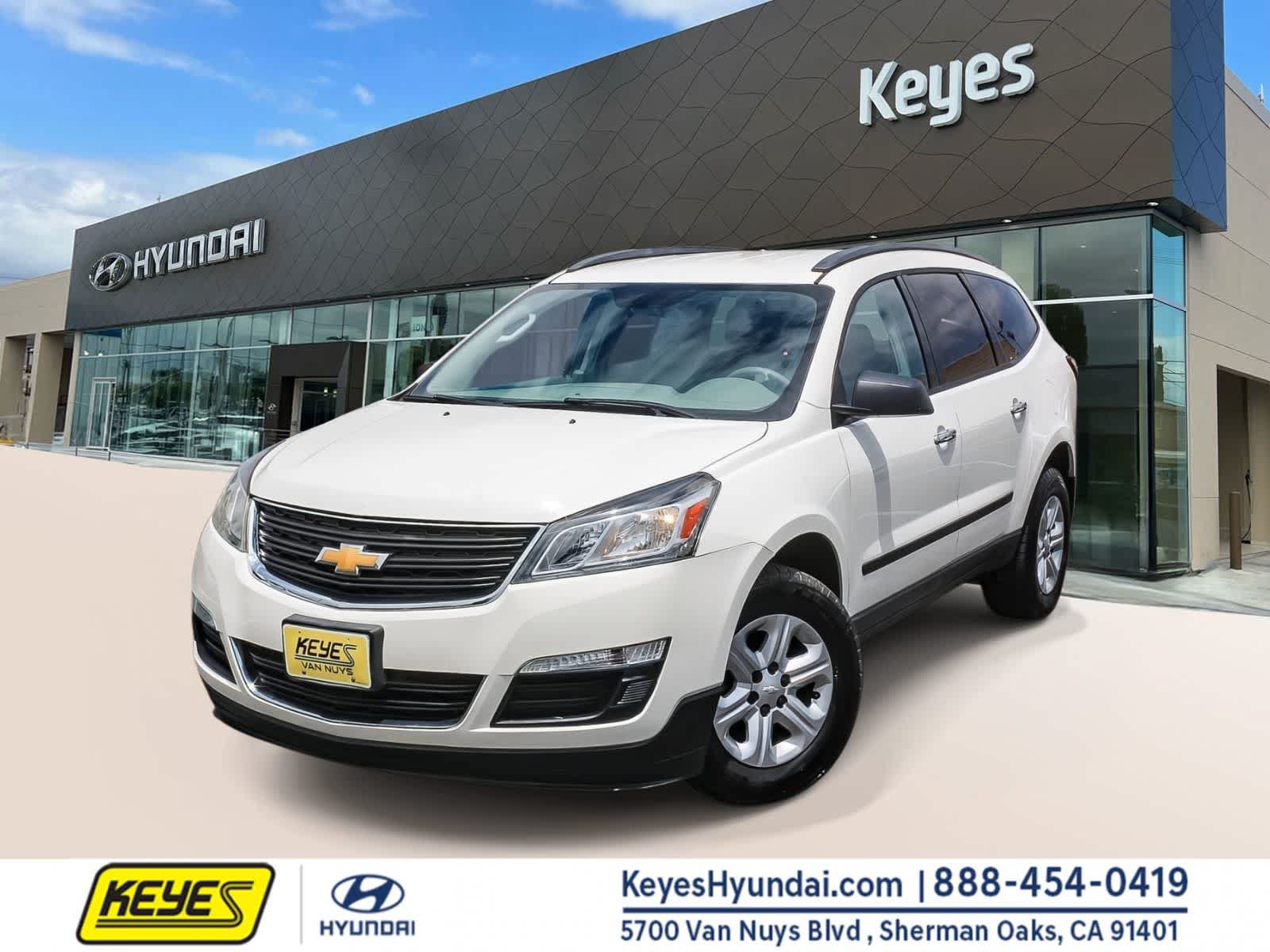 Used 2015 Chevrolet Traverse LS FWD image 1