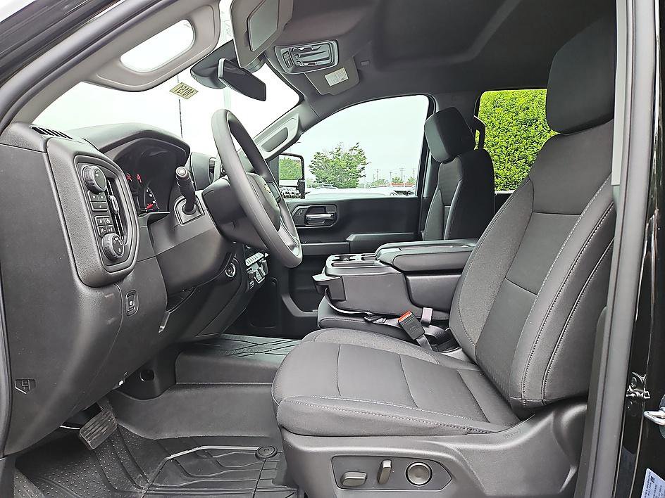 New 2026 Chevrolet Silverado 2500 Custom w/ Custom Value Package AWD/4WD image 10