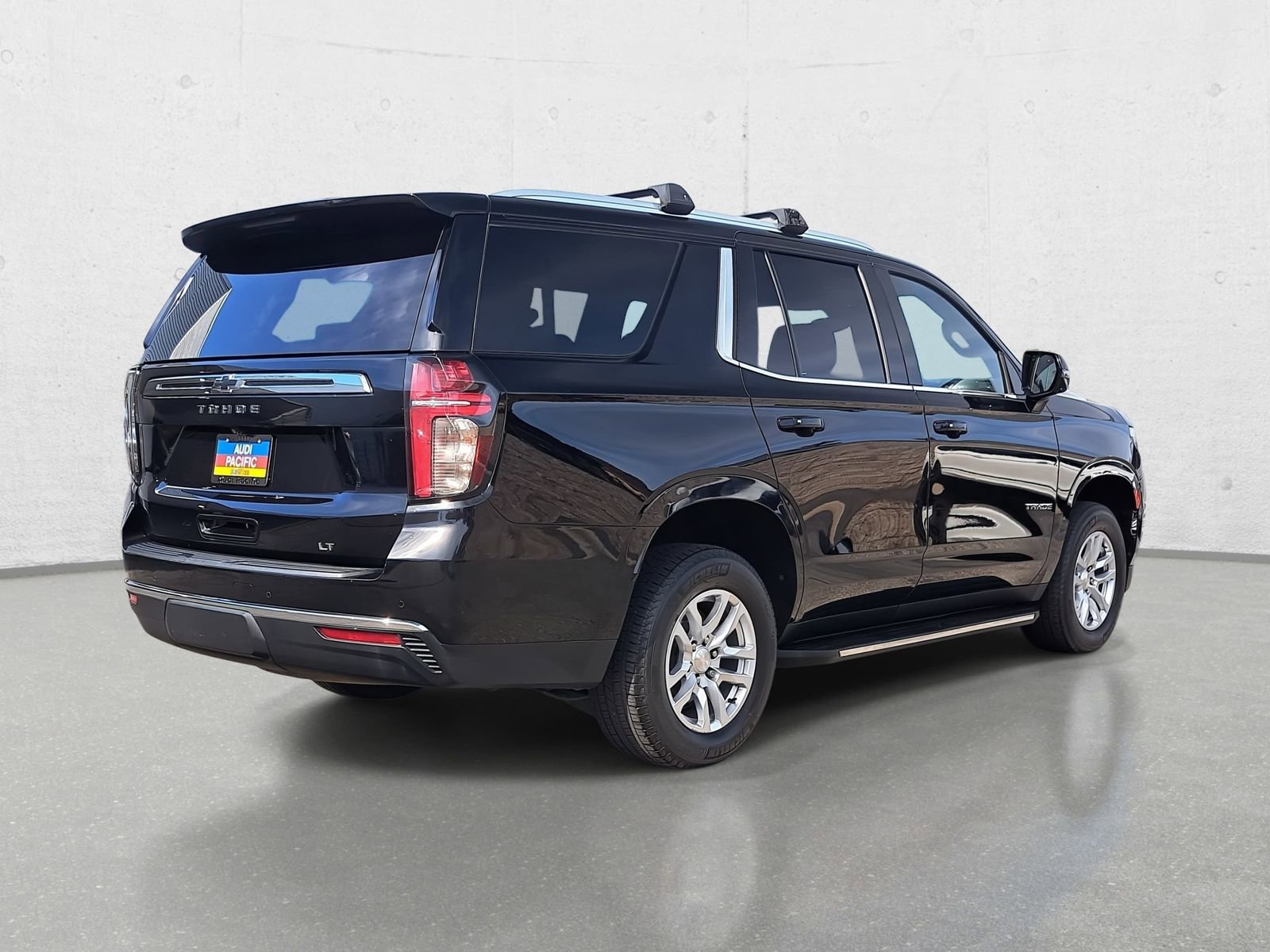 Used 2022 Chevrolet Tahoe LT w/ Luxury Package image 5
