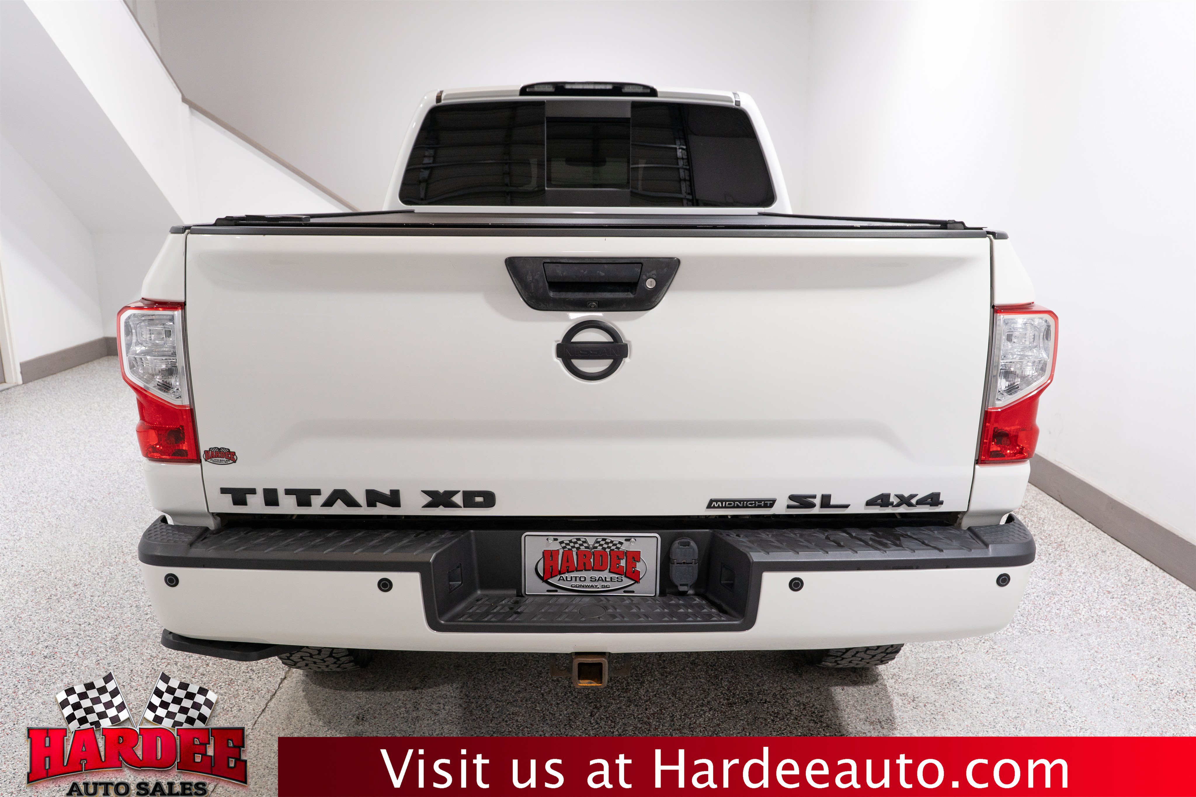 Used 2019 Nissan Titan SL w/ Midnight Edition AWD/4WD image 4