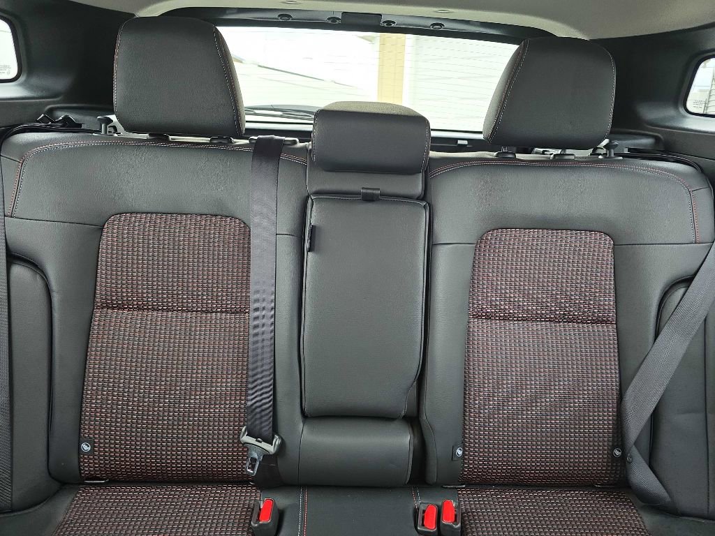 Used 2025 Nissan Kicks SR AWD/4WD image 21