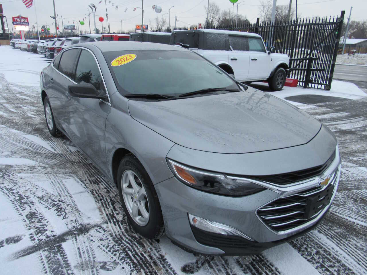 Used 2023 Chevrolet Malibu LS image 3