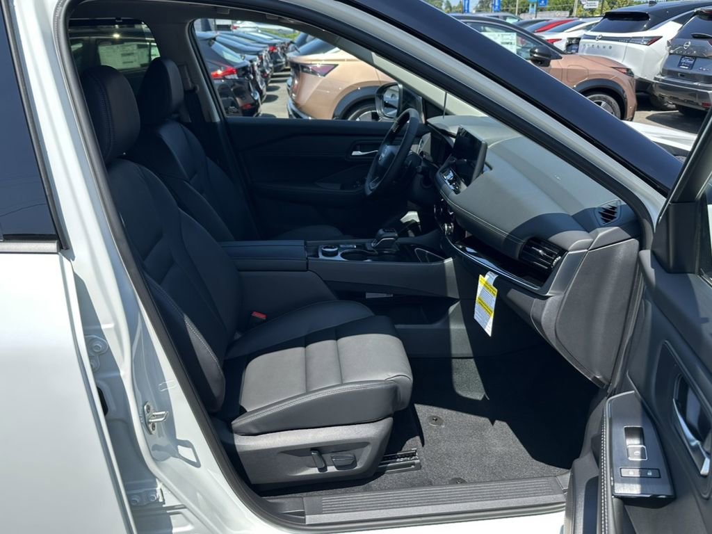 New 2025 Nissan Rogue SL w/ Tech Package image 22