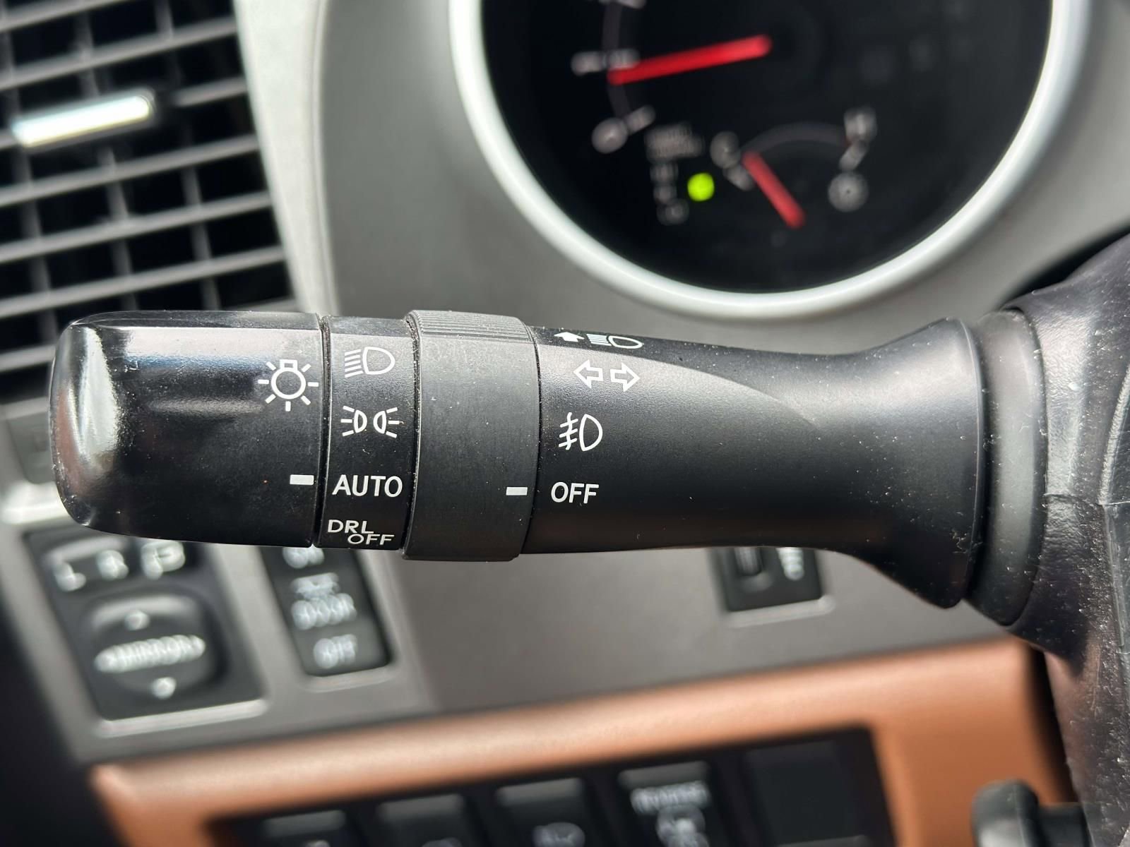 Used 2017 Toyota Sequoia Platinum AWD/4WD image 16