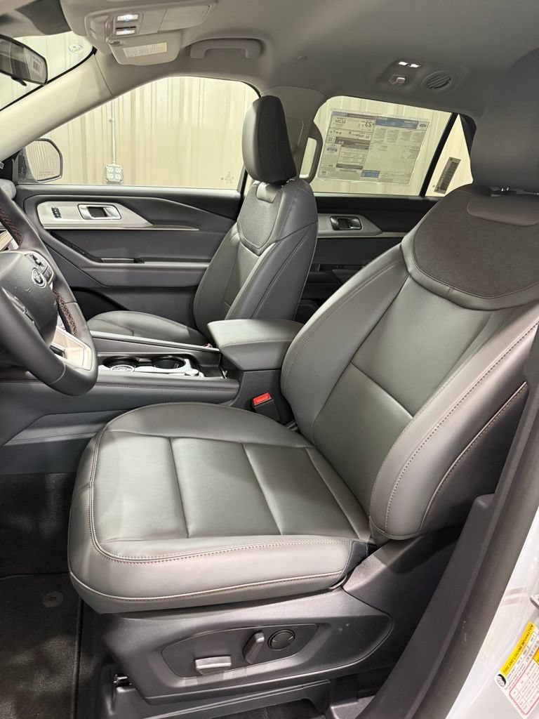 New 2026 Ford Explorer Active w/ Active Comfort Package AWD/4WD image 11