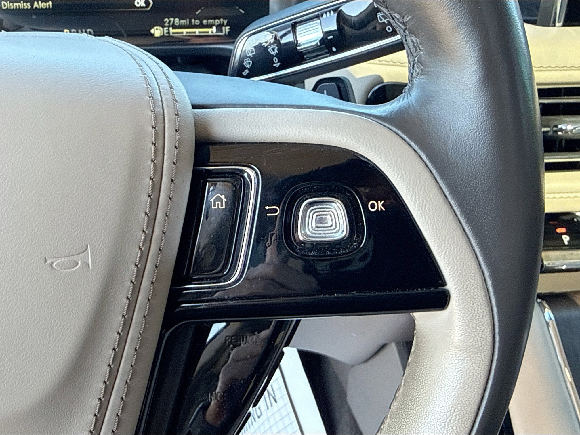 Used 2022 Lincoln Aviator Reserve w/ Elements Package Plus image 40