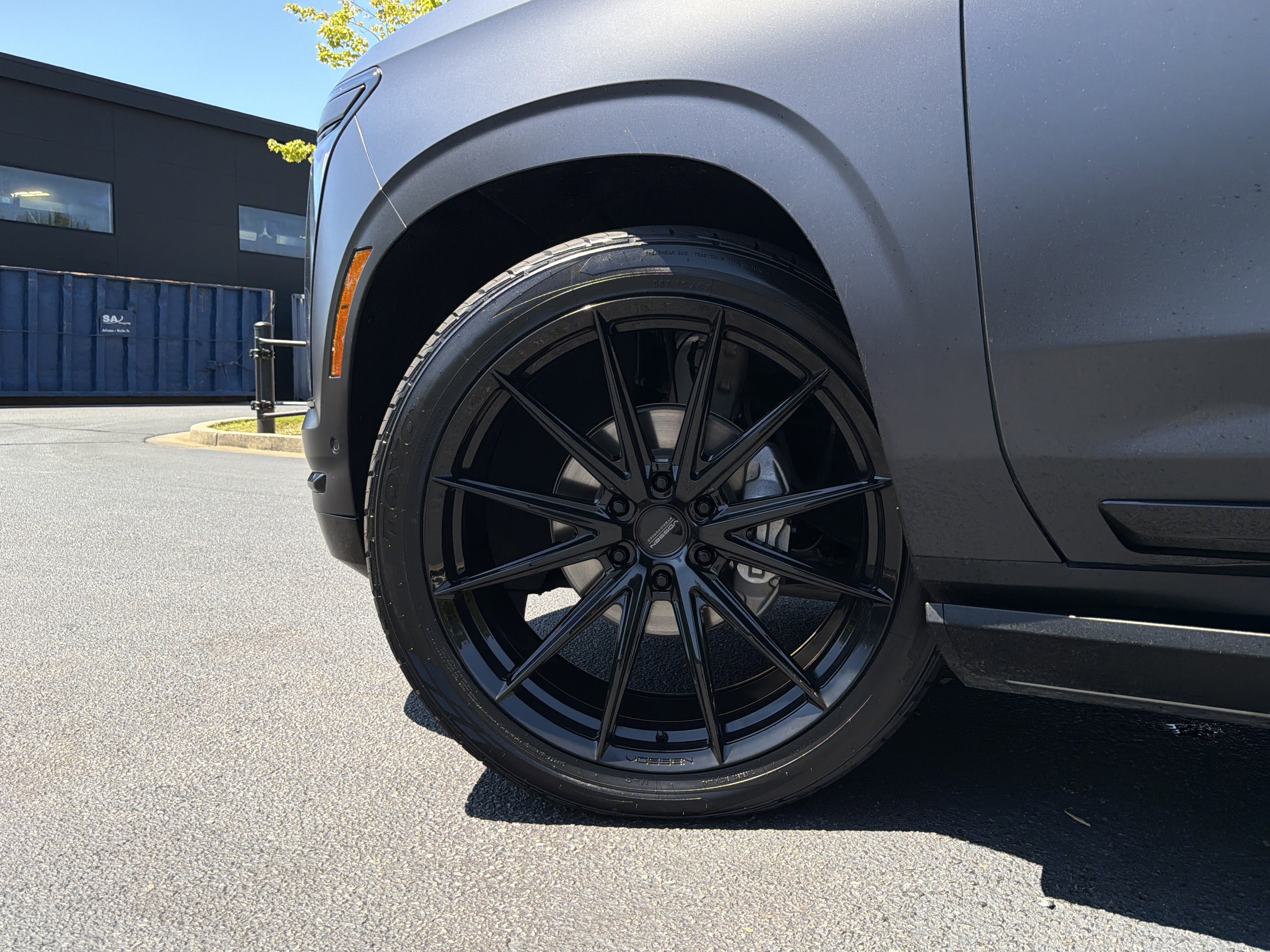 Used 2025 Cadillac Escalade Sport Platinum AWD/4WD image 16