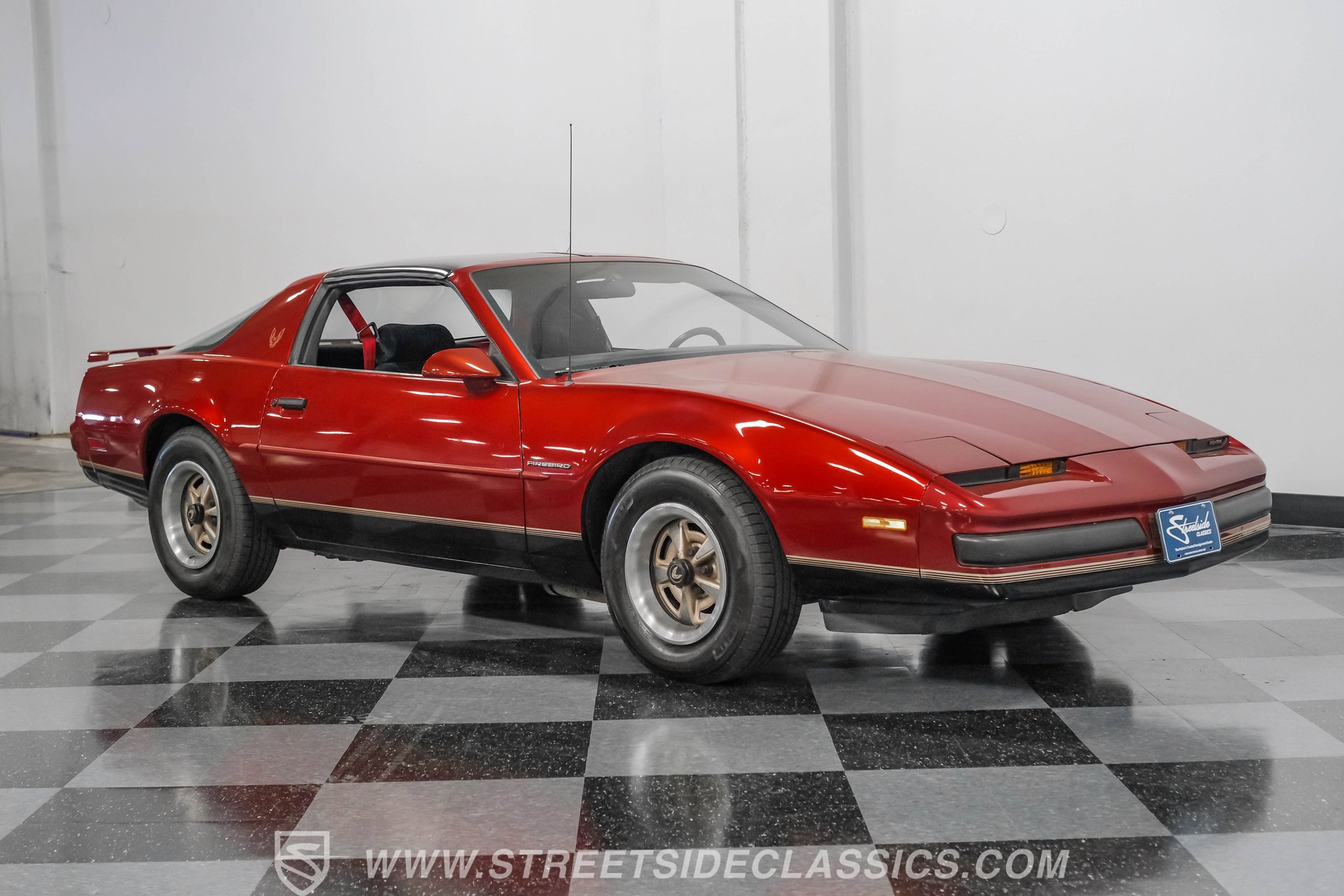 Used 1987 Pontiac Firebird Coupe image 14