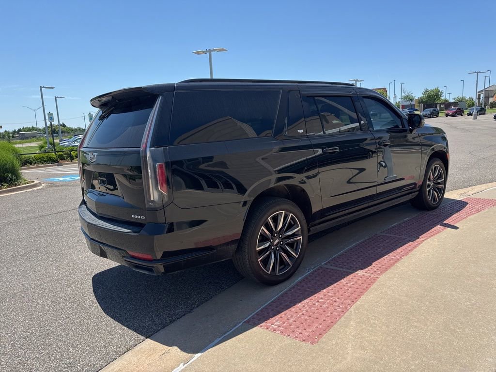Used 2024 Cadillac Escalade ESV Sport Platinum w/ LPO, Floor Liner Package AWD/4WD image 3