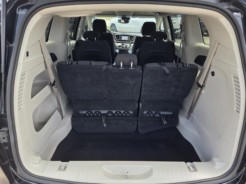 Certified 2023 Chrysler Voyager LX FWD image 14