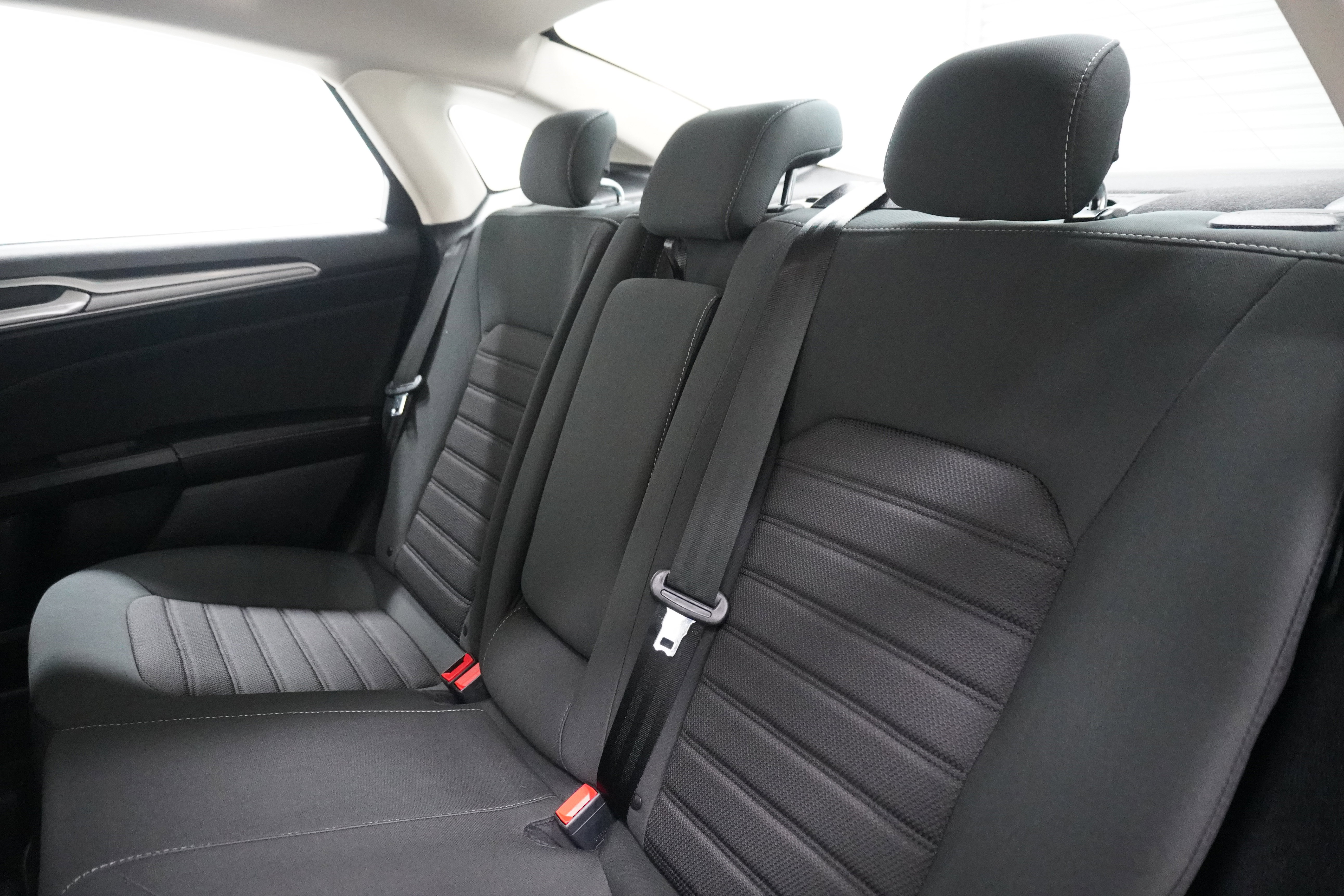 Used 2020 Ford Fusion SE image 12