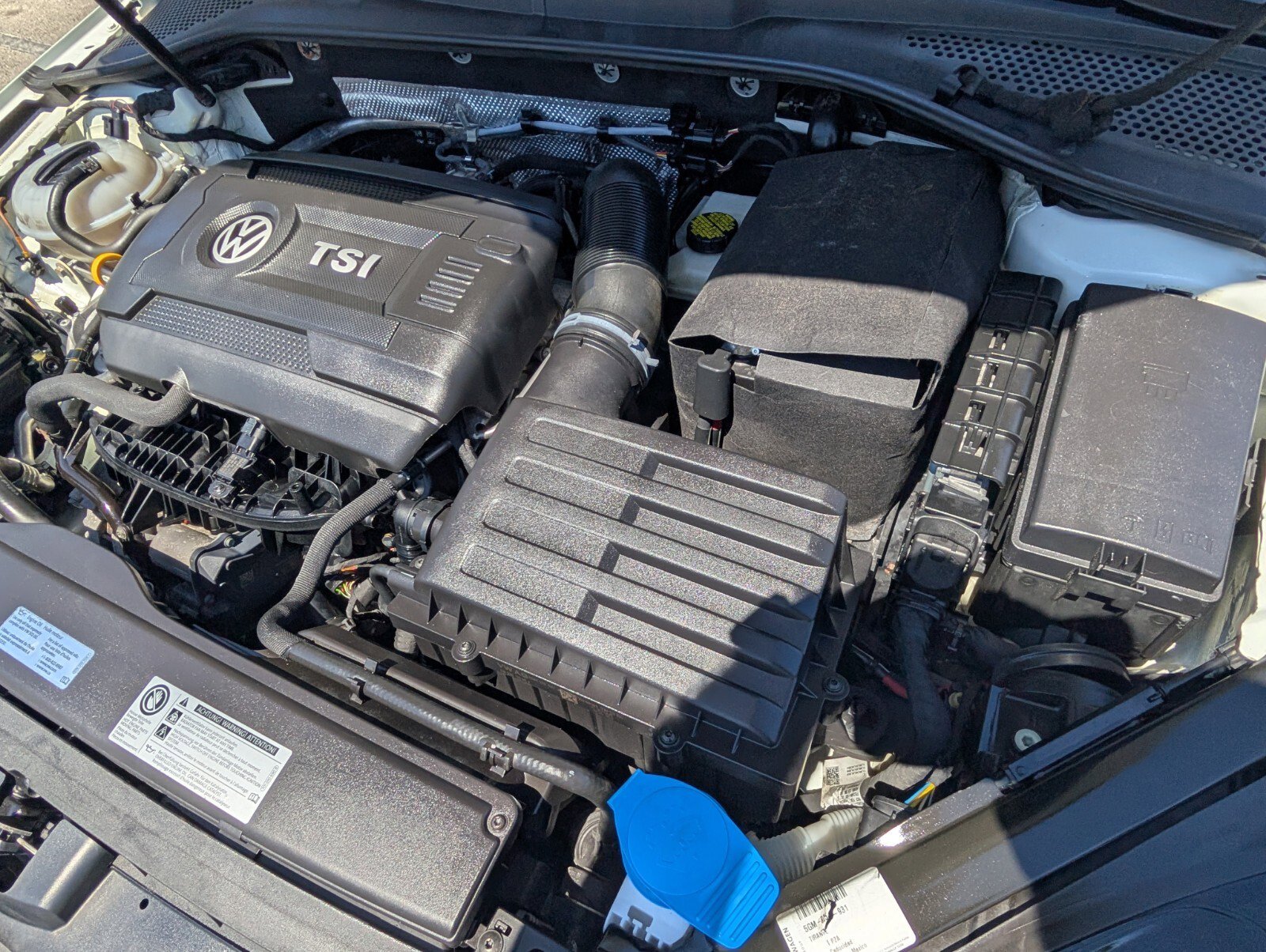 Used 2017 Volkswagen Golf Wolfsburg Edition image 23