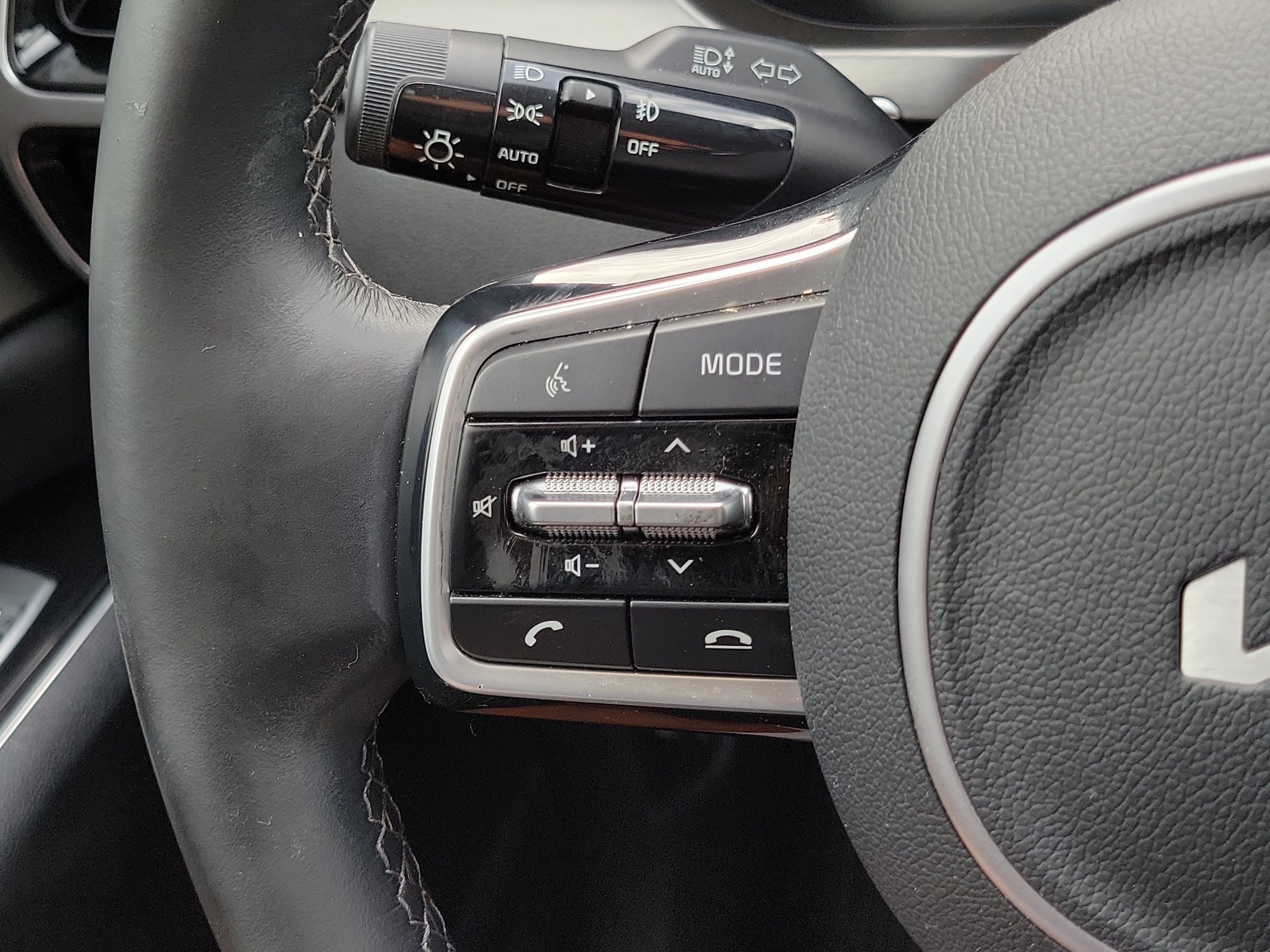 Used 2022 Kia Sorento SX FWD image 24