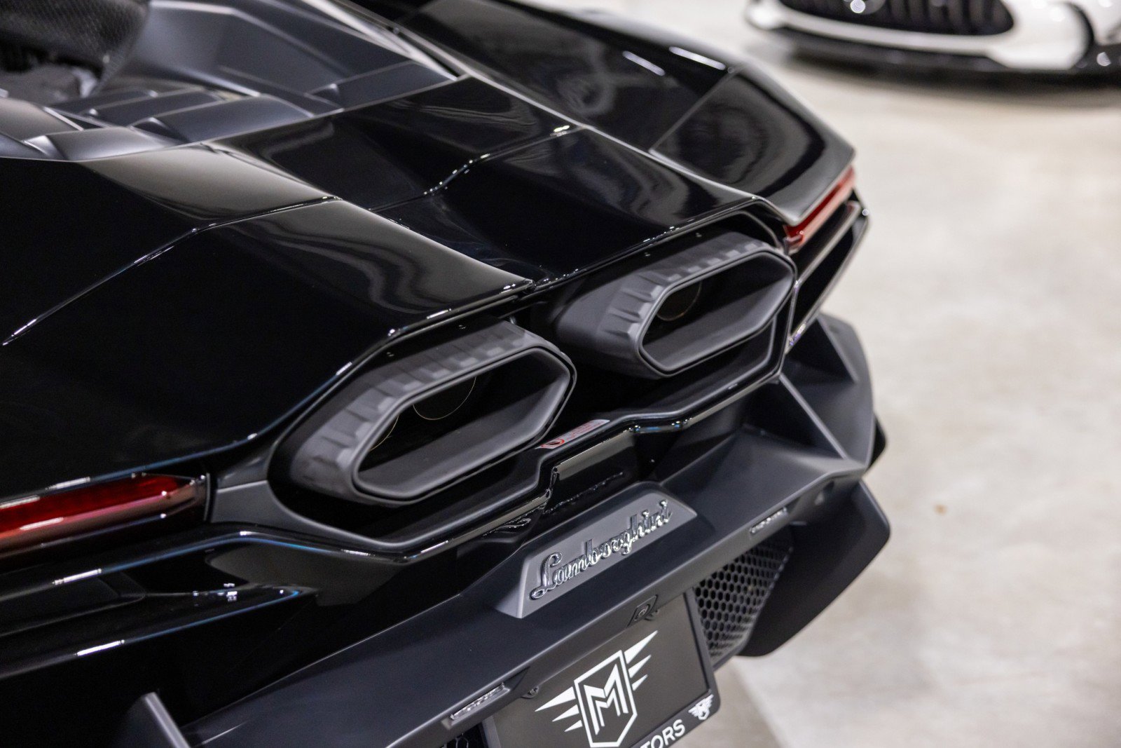 Used 2025 Lamborghini Revuelto image 17