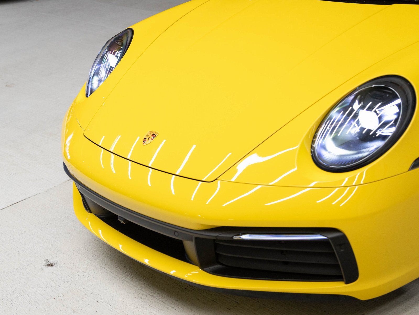 Used 2023 Porsche 911 Carrera image 34