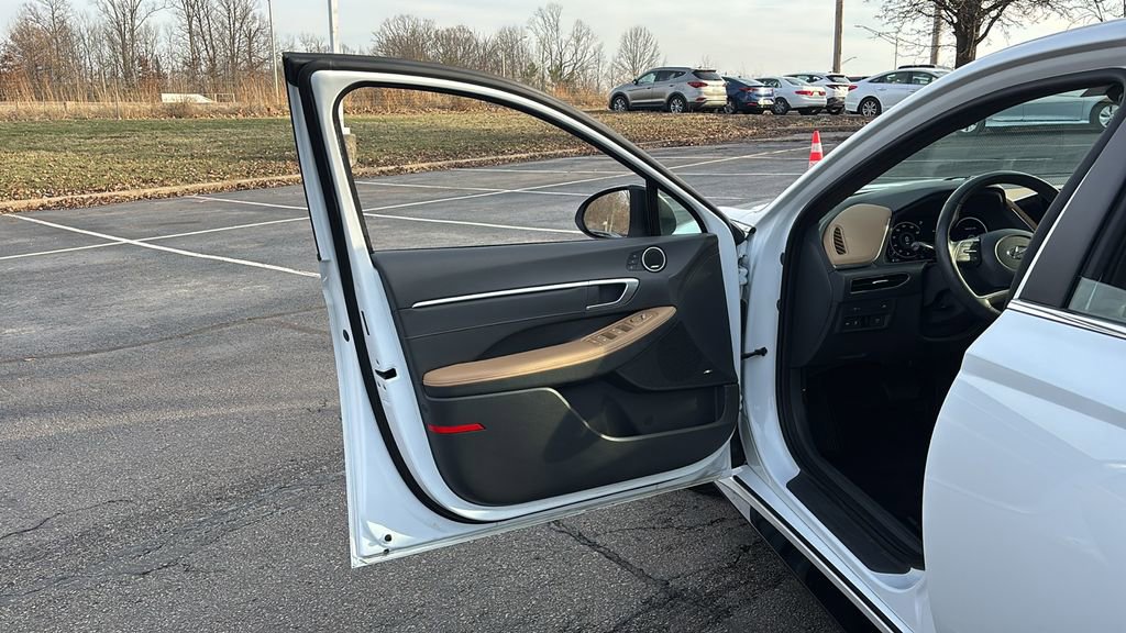 Used 2021 Hyundai Sonata Limited image 11