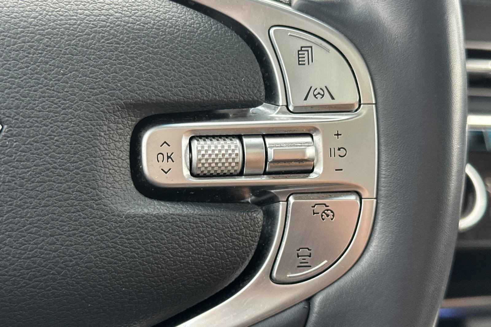 Used 2023 Genesis GV80 2.5T w/ Advanced Package image 36