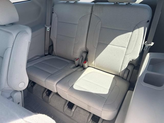 Used 2023 GMC Acadia SLE w/ Driver Convenience Package FWD image 18