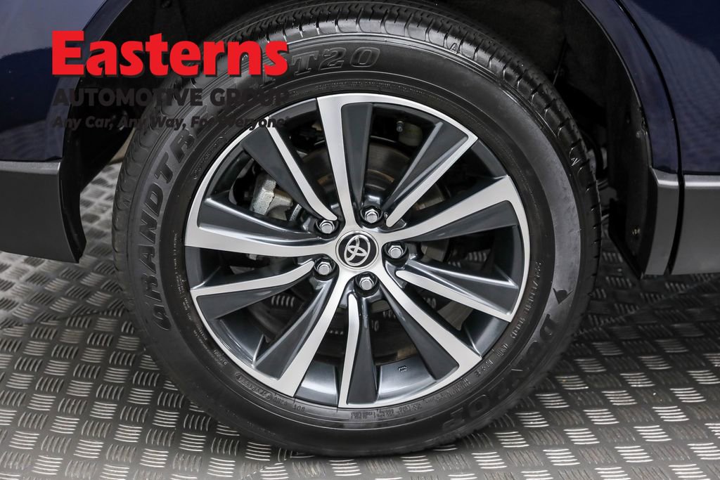 Used 2024 Toyota Venza LE image 29