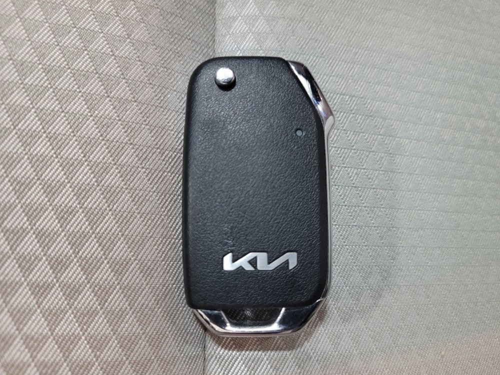 Used 2025 Kia Soul S image 32