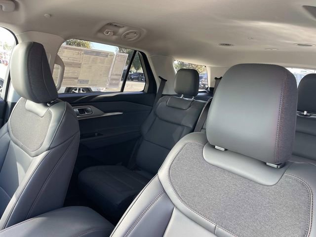 New 2026 Ford Explorer Active w/ Active Comfort Package image 20