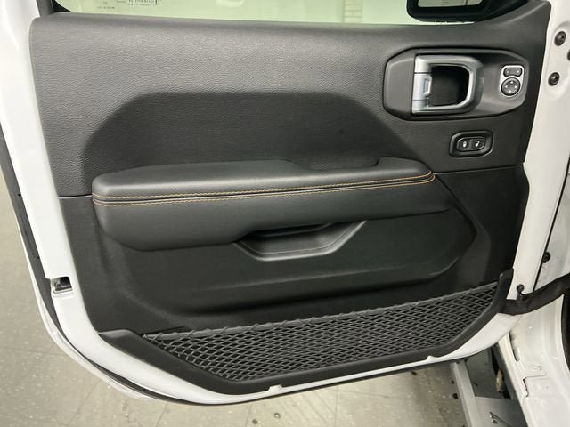 Used 2022 Jeep Gladiator Mojave w/ Cold Weather Group AWD/4WD image 22