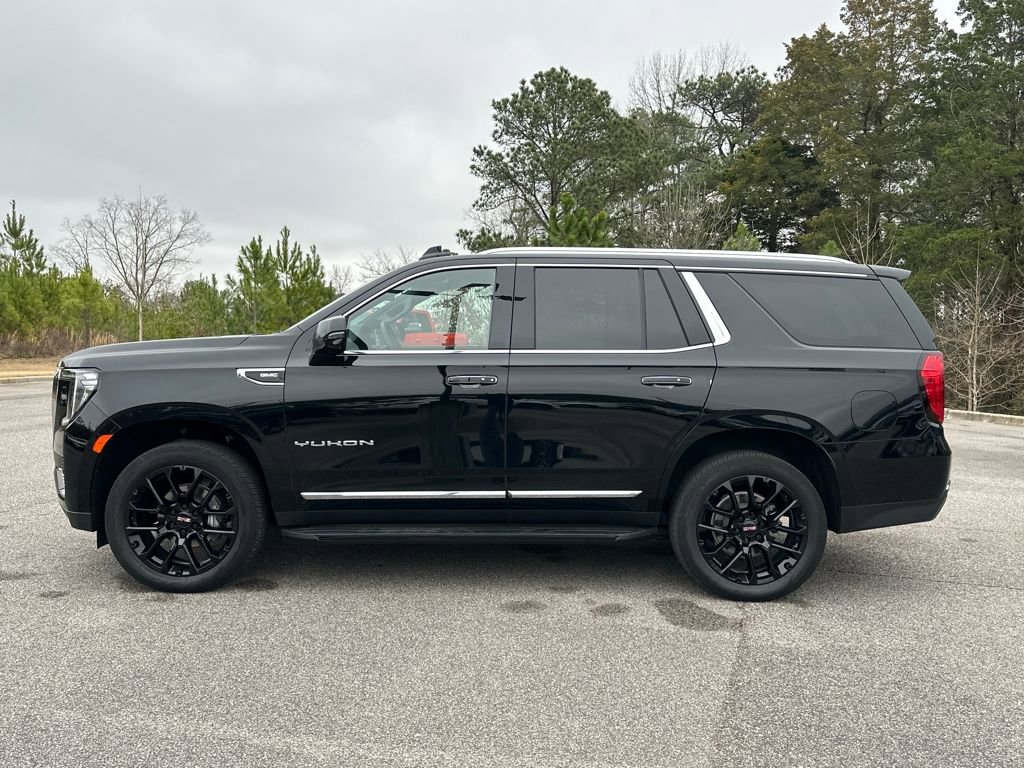 Used 2023 GMC Yukon SLT w/ SLT Luxury Package image 7