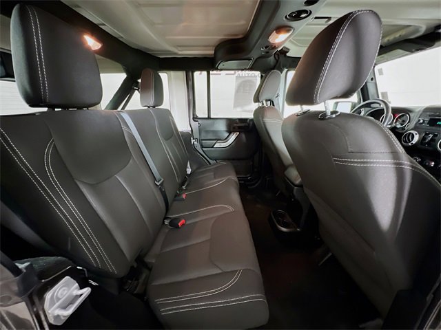 Used 2017 Jeep Wrangler Unlimited Sahara w/ Connectivity Group image 36