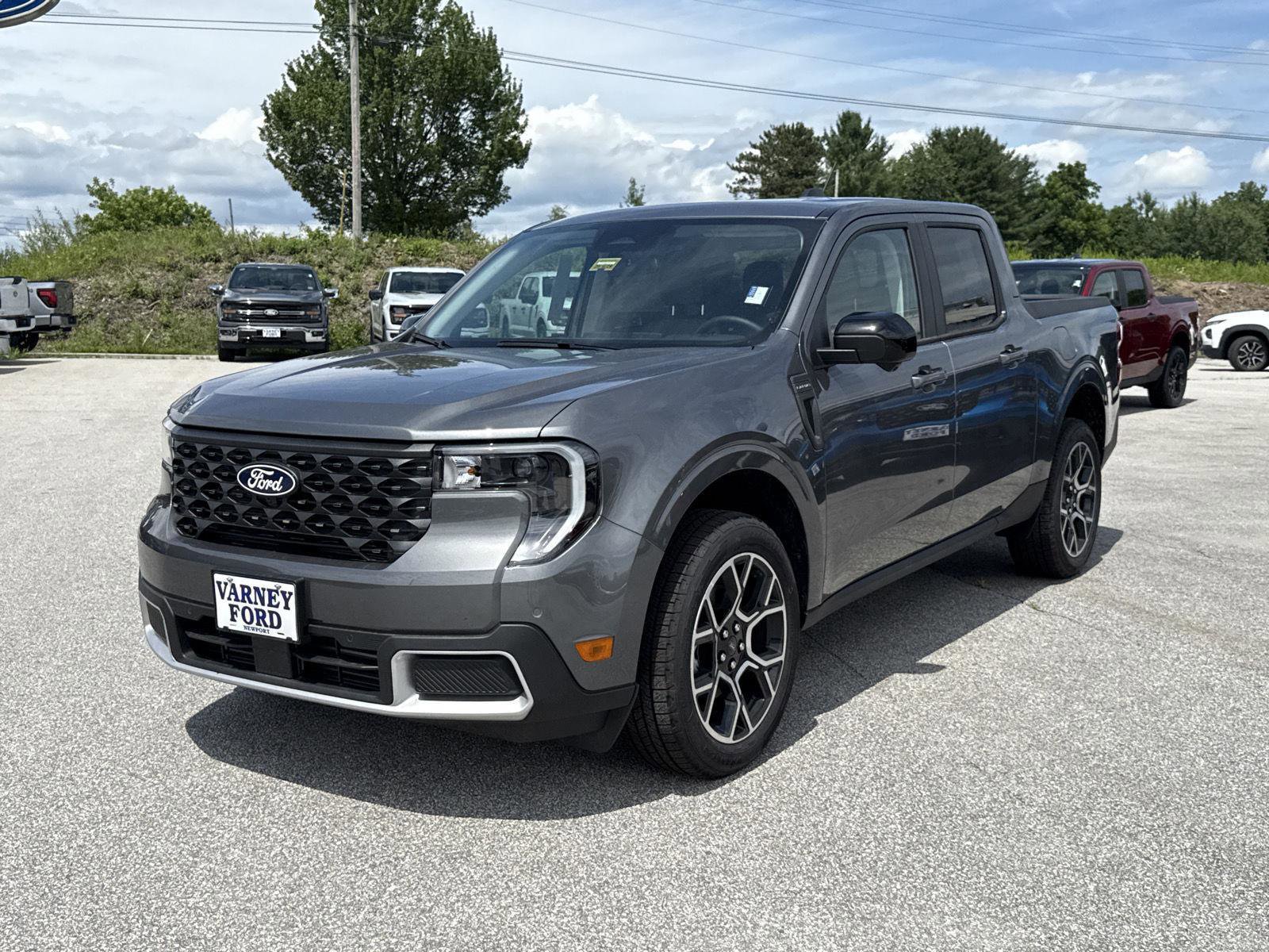 New 2025 Ford Maverick Lariat w/ 4K Tow Package image 1