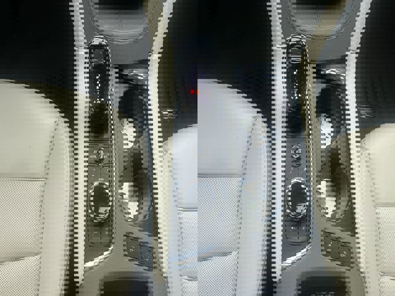 Used 2020 Cadillac XT6 Premium Luxury image 28