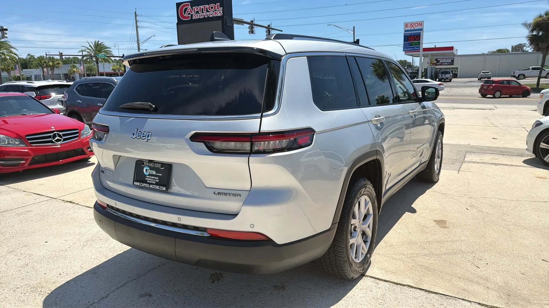 Used 2022 Jeep Grand Cherokee L Limited RWD image 5
