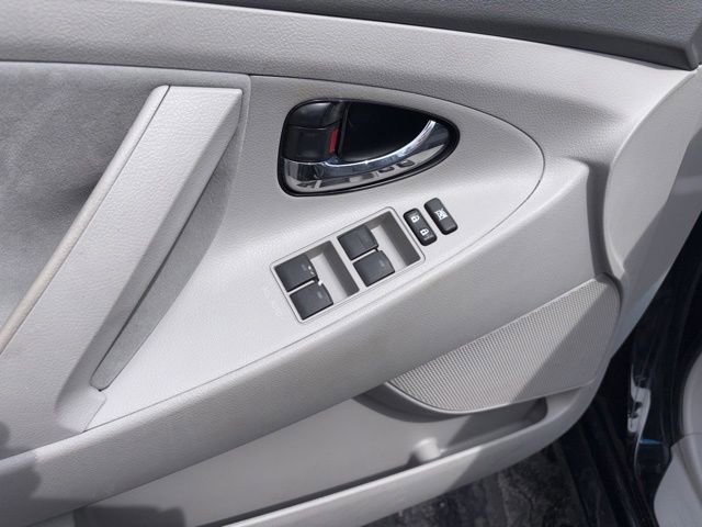 Used 2010 Toyota Camry LE FWD image 8