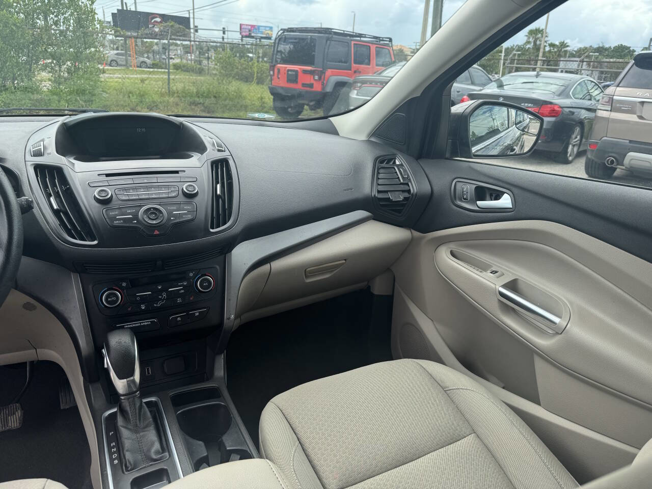 Used 2018 Ford Escape SE image 6