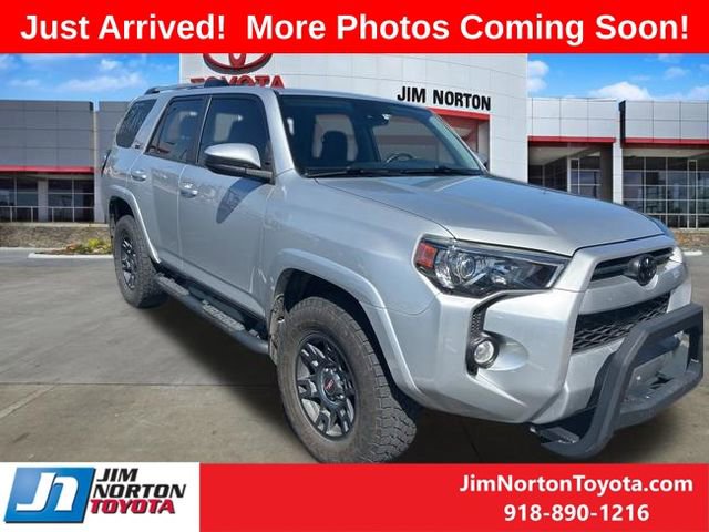 Used 2020 Toyota 4Runner SR5 image 1